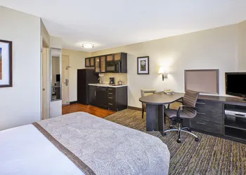 Candlewood Suites Indianapolis by IHG hotel thumbnail 7
