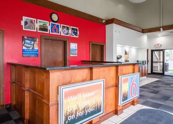 Motel 6 Columbus, OH - OSU hotel thumbnail 2