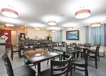 Travelodge by Wyndham Kindersley hotel thumbnail 7