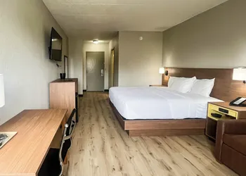 Studio 6 Suites Fremont, OH hotel thumbnail 6