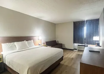 Studio 6 Suites Fremont, OH hotel thumbnail 8