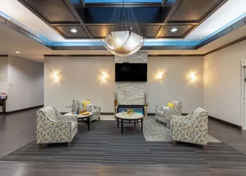 La Quinta Inn & Suites by Wyndham Mt. Pleasant hotel thumbnail 3
