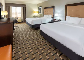 La Quinta Inn & Suites by Wyndham Mt. Pleasant hotel thumbnail 4