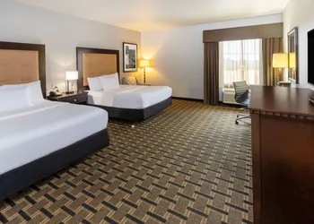 La Quinta Inn & Suites by Wyndham Mt. Pleasant hotel thumbnail 7