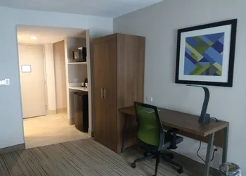 Holiday Inn Express & Suites Indianapolis Northwest by IHG hotel thumbnail 2