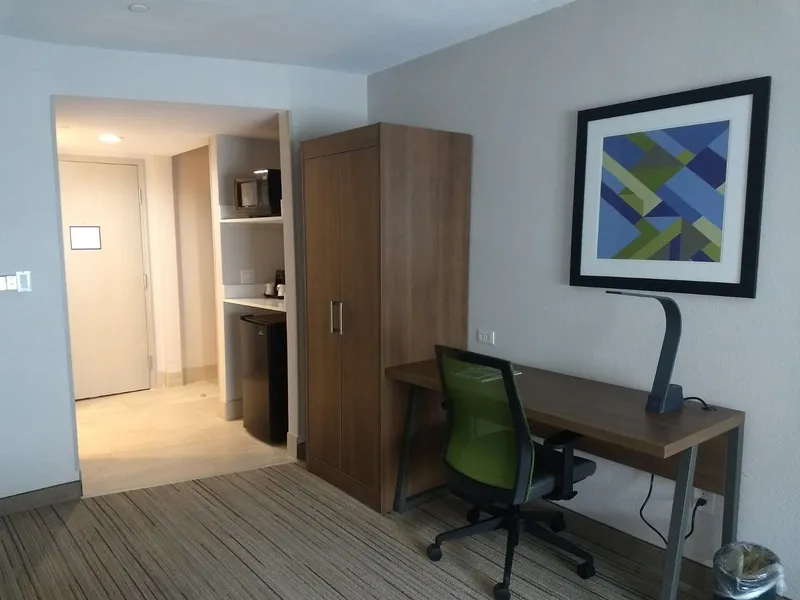 Holiday Inn Express & Suites Indianapolis Northwest by IHG hotel detail image 2