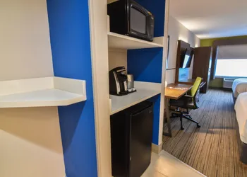 Holiday Inn Express & Suites Indianapolis Northwest by IHG hotel thumbnail 5