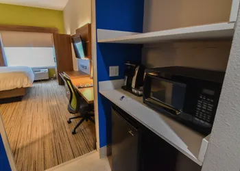Holiday Inn Express & Suites Indianapolis Northwest by IHG hotel thumbnail 7