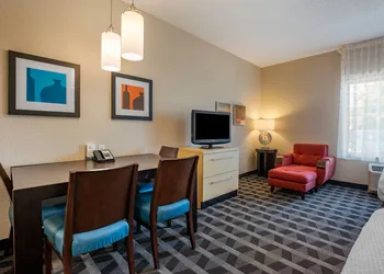 TownePlace Suites by Marriott Vincennes hotel thumbnail 8