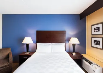 Holiday Inn South Plainfield-Piscataway by IHG hotel thumbnail 3