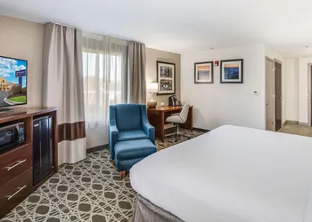 Comfort Inn & Suites Brevard North hotel thumbnail 8