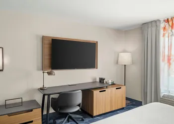 Fairfield Inn & Suites by Marriott New Buffalo hotel thumbnail 5