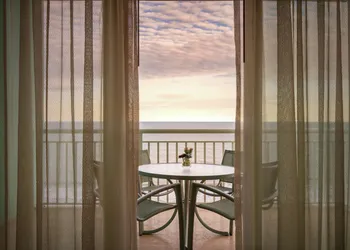 Hilton Ocean City Oceanfront Suites hotel thumbnail 6