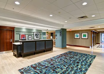 Hampton Inn by Hilton London hotel thumbnail 3