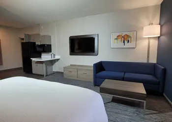 Holiday Inn Express San Diego South - Chula Vista by IHG hotel thumbnail 7