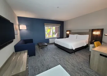 Holiday Inn Express San Diego South - Chula Vista by IHG hotel thumbnail 8