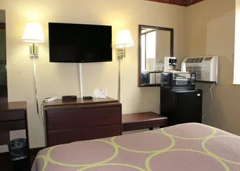 Knights Inn Albany hotel thumbnail 7