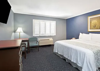 Days Inn by Wyndham West Covina hotel thumbnail 4