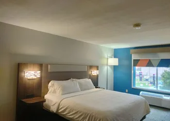 Holiday Inn Express Lapeer by IHG hotel thumbnail 5