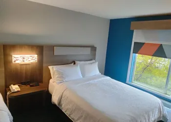 Holiday Inn Express Lapeer by IHG hotel thumbnail 6