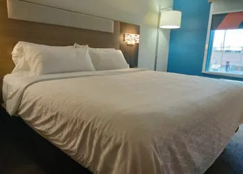 Holiday Inn Express Lapeer by IHG hotel thumbnail 7