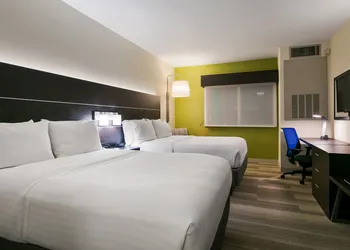 Holiday Inn Express & Suites Everett by IHG hotel thumbnail 8