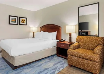Comfort Inn Albert Lea at Trails Travel Center hotel thumbnail 6