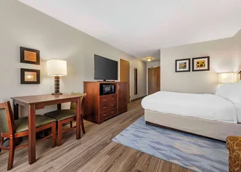 Comfort Inn Albert Lea at Trails Travel Center hotel thumbnail 7