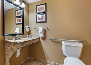 Comfort Inn Albert Lea at Trails Travel Center hotel thumbnail 8
