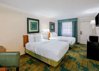 La Quinta Inn by Wyndham Lufkin hotel thumbnail 5