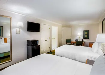 La Quinta Inn by Wyndham Lufkin hotel thumbnail 6