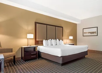 Wingate by Wyndham North East hotel thumbnail 6