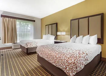 Wingate by Wyndham North East hotel thumbnail 7