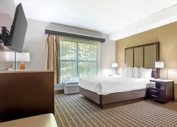 Wingate by Wyndham North East hotel thumbnail 8