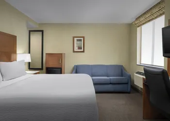 Holiday Inn Express New York - Manhattan West Side by IHG hotel thumbnail 6