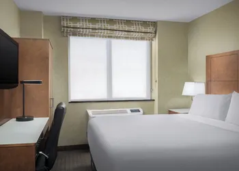 Holiday Inn Express New York - Manhattan West Side by IHG hotel thumbnail 8