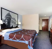 Super 8 by Wyndham Indianola hotel detail image 4