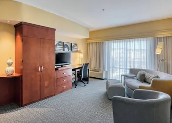 Courtyard by Marriott York hotel thumbnail 7