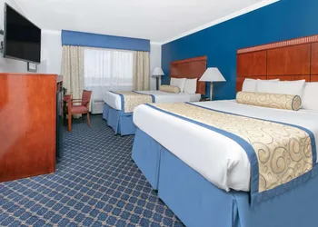 Baymont by Wyndham McComb hotel thumbnail 4