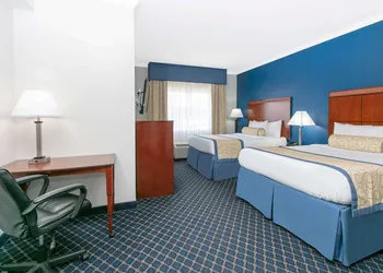 Baymont by Wyndham McComb hotel thumbnail 7