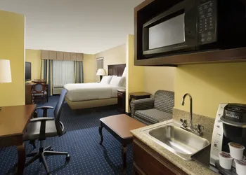 Holiday Inn Express & Suites San Antonio-West-SeaWorld Area by IHG hotel thumbnail 6