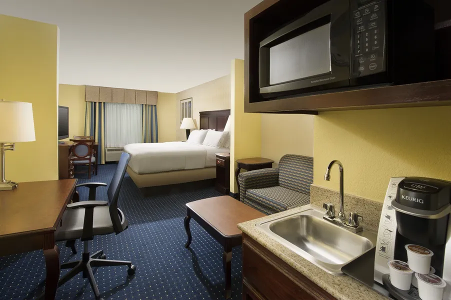Holiday Inn Express & Suites San Antonio-West-SeaWorld Area by IHG hotel detail image 6