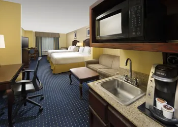 Holiday Inn Express & Suites San Antonio-West-SeaWorld Area by IHG hotel thumbnail 7