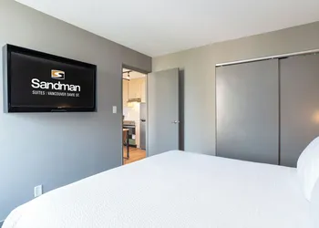 Sandman Suites Vancouver on Davie hotel thumbnail 4