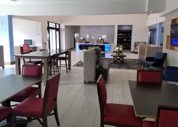 Holiday Inn Express & Suites Dallas East - Fair Park by IHG hotel thumbnail 2