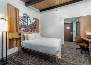 Ramada by Wyndham Santa Barbara hotel thumbnail 8