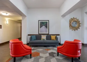Comfort Inn & Suites Cave City hotel thumbnail 3