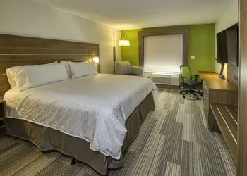 Holiday Inn Express & Suites Lincoln Airport by IHG hotel thumbnail 2