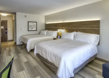 Holiday Inn Express & Suites Lincoln Airport by IHG hotel thumbnail 3