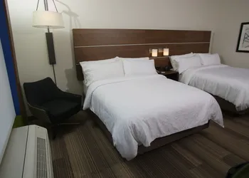 Holiday Inn Express & Suites Lincoln Airport by IHG hotel thumbnail 6